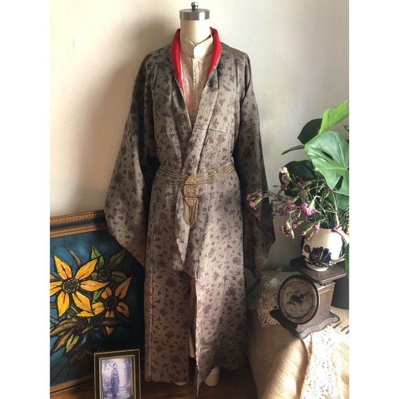 Victorian Silk-Floral Vintage Japanese Kimono - Picture 2 of 8